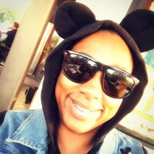 Meet your Posher, Carla